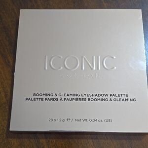ICONIC London Champagne Beige Eyeshadow Palette Compact
